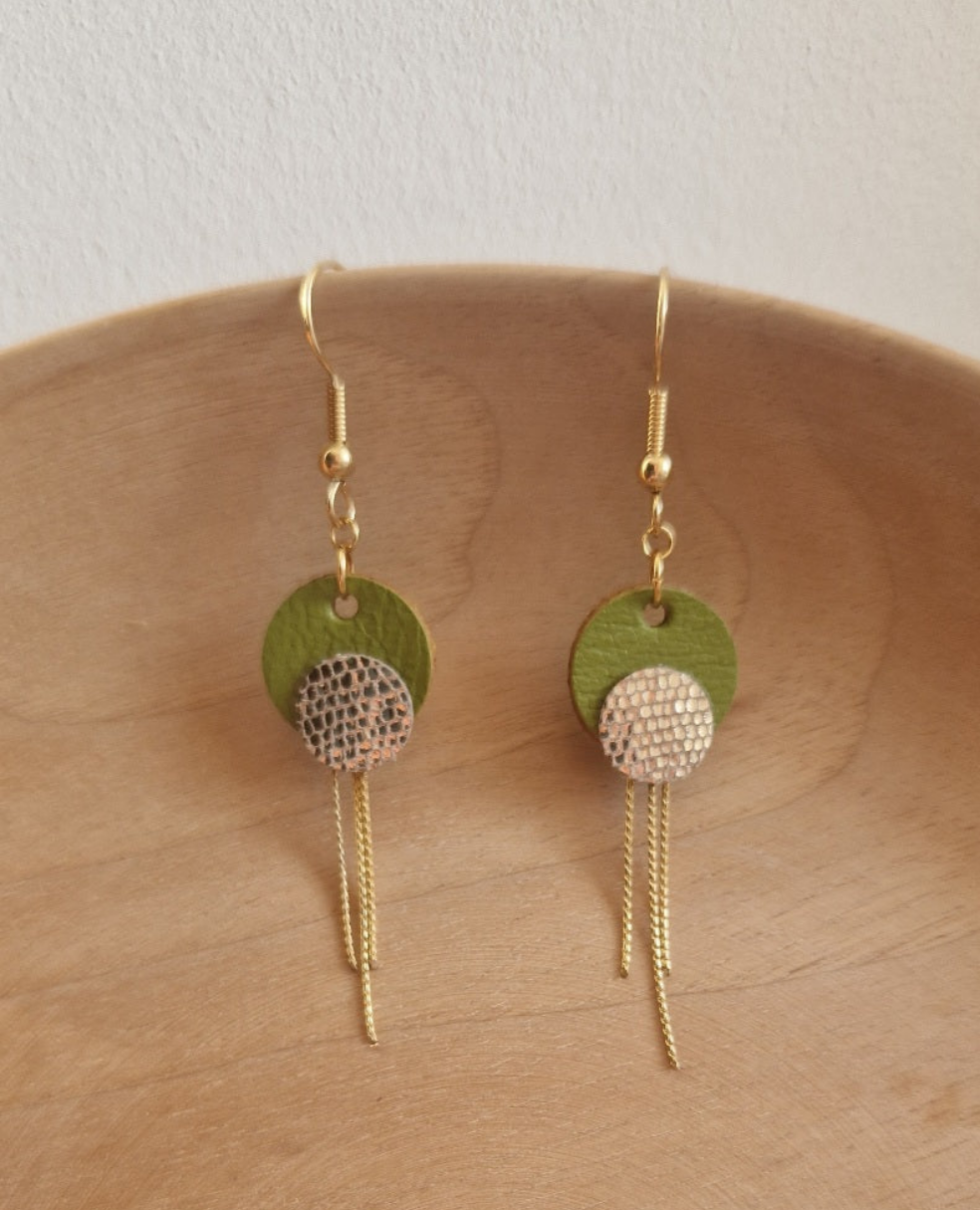 Boucles d'oreille rondes et fines or et vert / Isabelle
