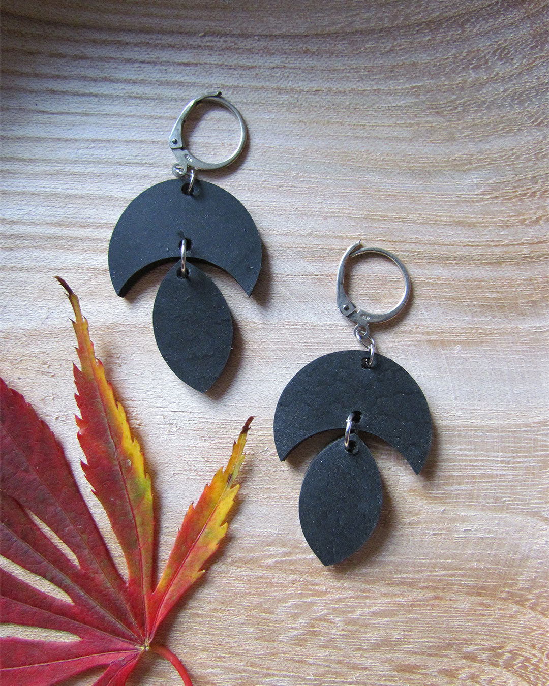 Boucles d'oreilles fantaisie géométrique en chambre à air argent