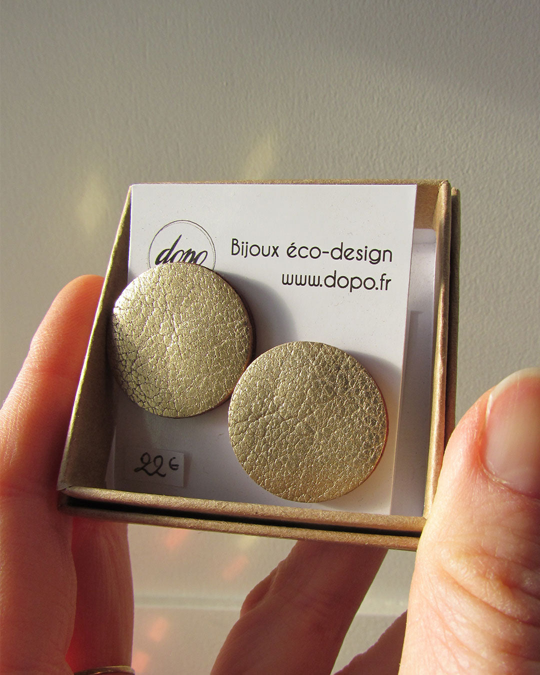 Boucles d'oreille puces dore / Monique