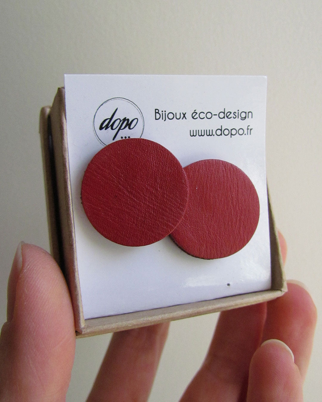 Boucles d'oreille puces rouge / Monique