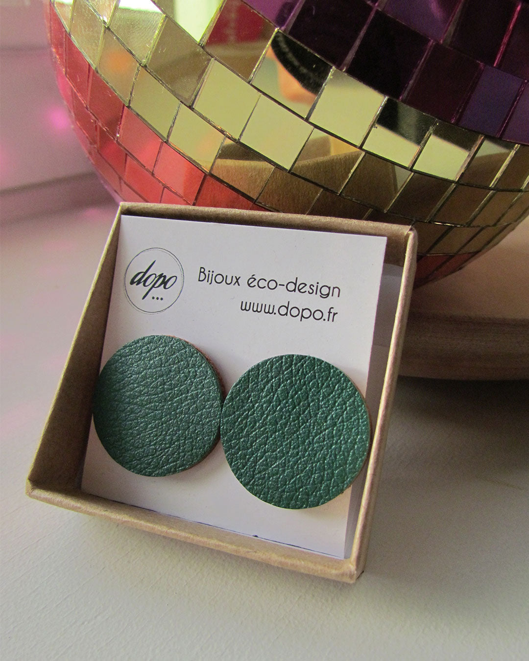 Boucles d'oreille puces vert sombre / Monique