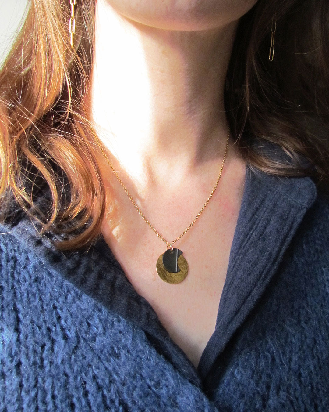 Collier lune noire et or