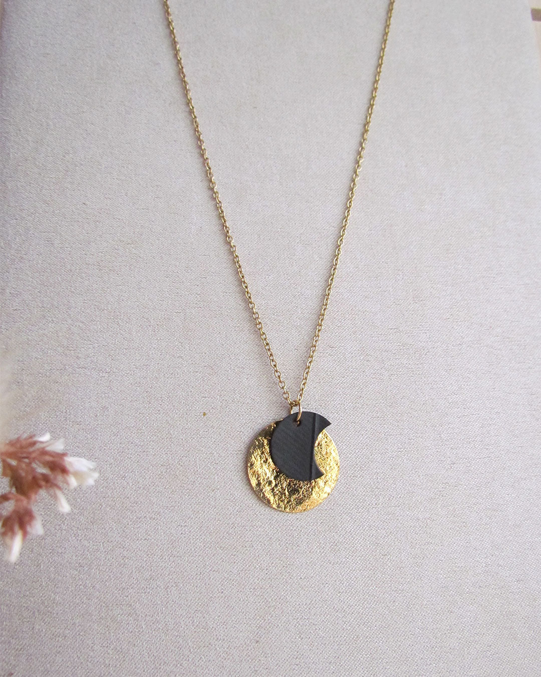 Collier lune noire et or