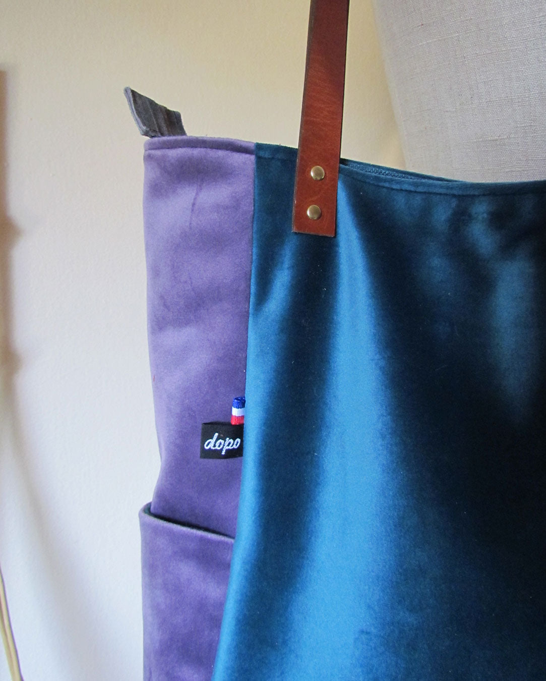 Sac cabas en velours ras violet et bleu / Dopo