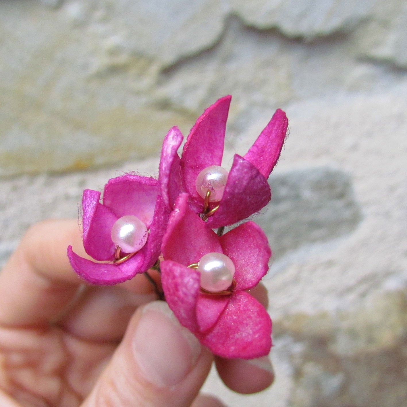 Pinces à chignon en soie rose soutenu