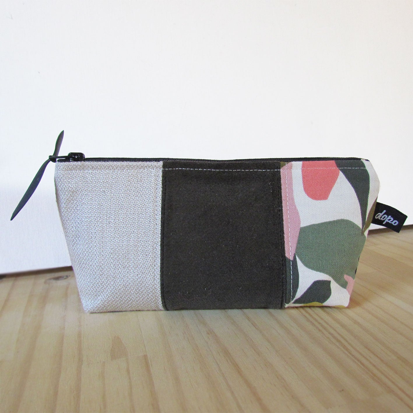 Trousse en patchwork upcyclé kaki