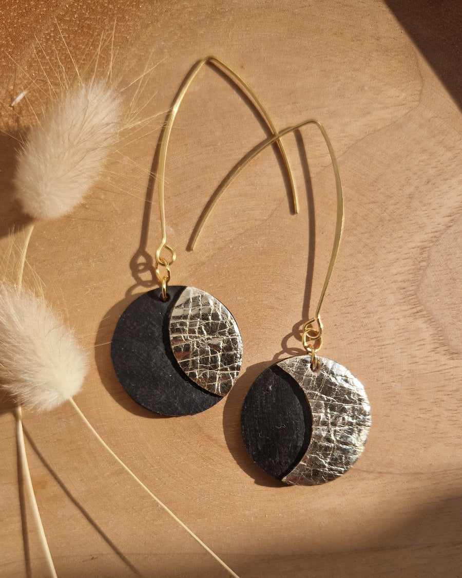 Boucles d’oreille Dopo fabriquées en France lune noir lune or