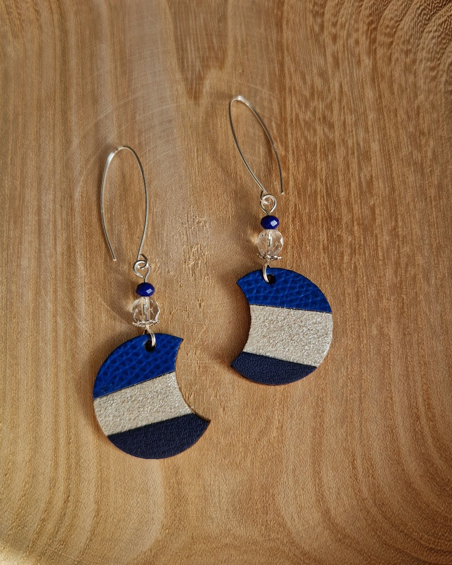 Boucles d’oreille pendantes en cuir recyclé lune bleu