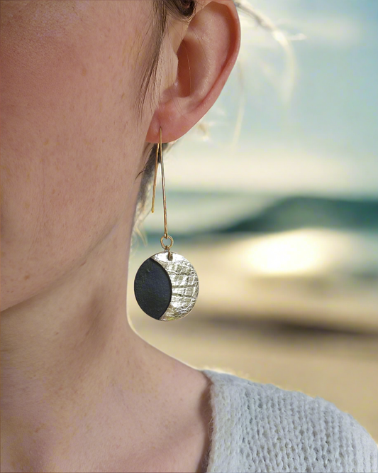 Boucles d’oreille en chambre à air et cuir upcyclés lune Dopo