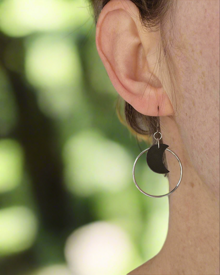 Boucles d'oreilles lune noire éclipse d'argent et chambre à air