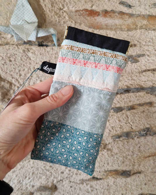 Étui à lunettes upcycling de petits tissus vert d’eau