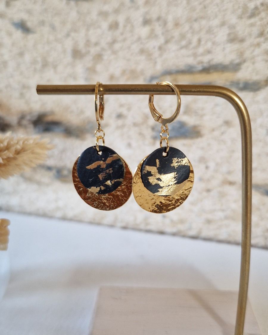 Boucles d'oreille rondes noir et or marbré