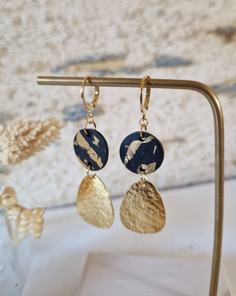 Boucles d'oreille pendantes or et noir marbré