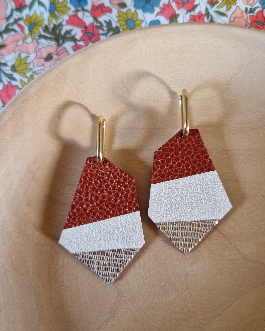 Grandes boucles d’oreille marron beige or Polina