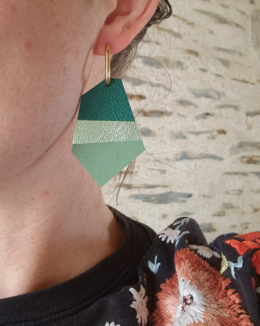 Grandes boucles d’oreille tons vert doux Polina