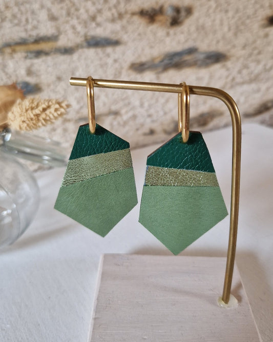 Grandes boucles d’oreille en cuir vert Polina