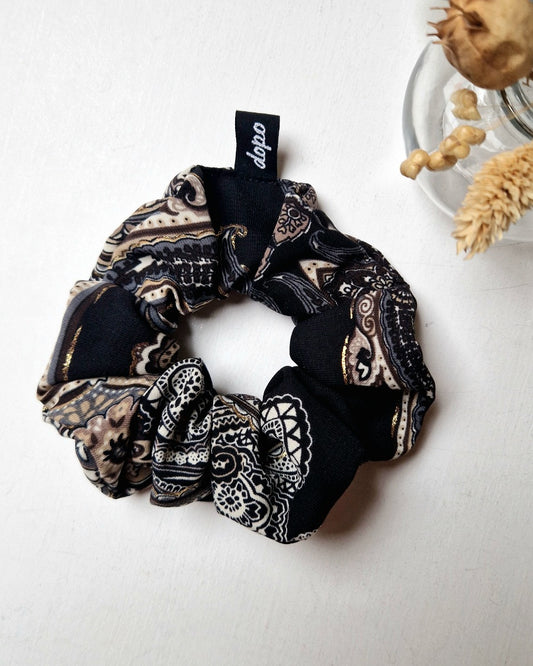 Chouchou noir a motifs arabesque / Dopo