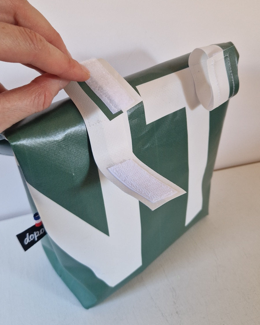 Pochette à vélo en bâche upcyclée vert