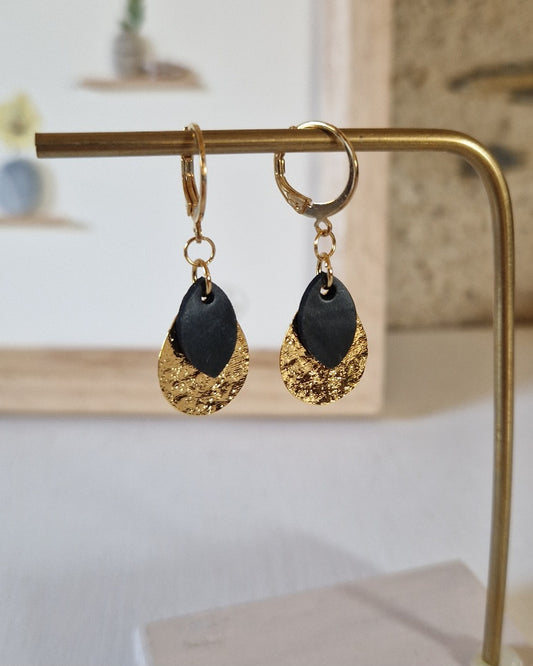 Boucles d'oreille goutte d'or et chambre à air