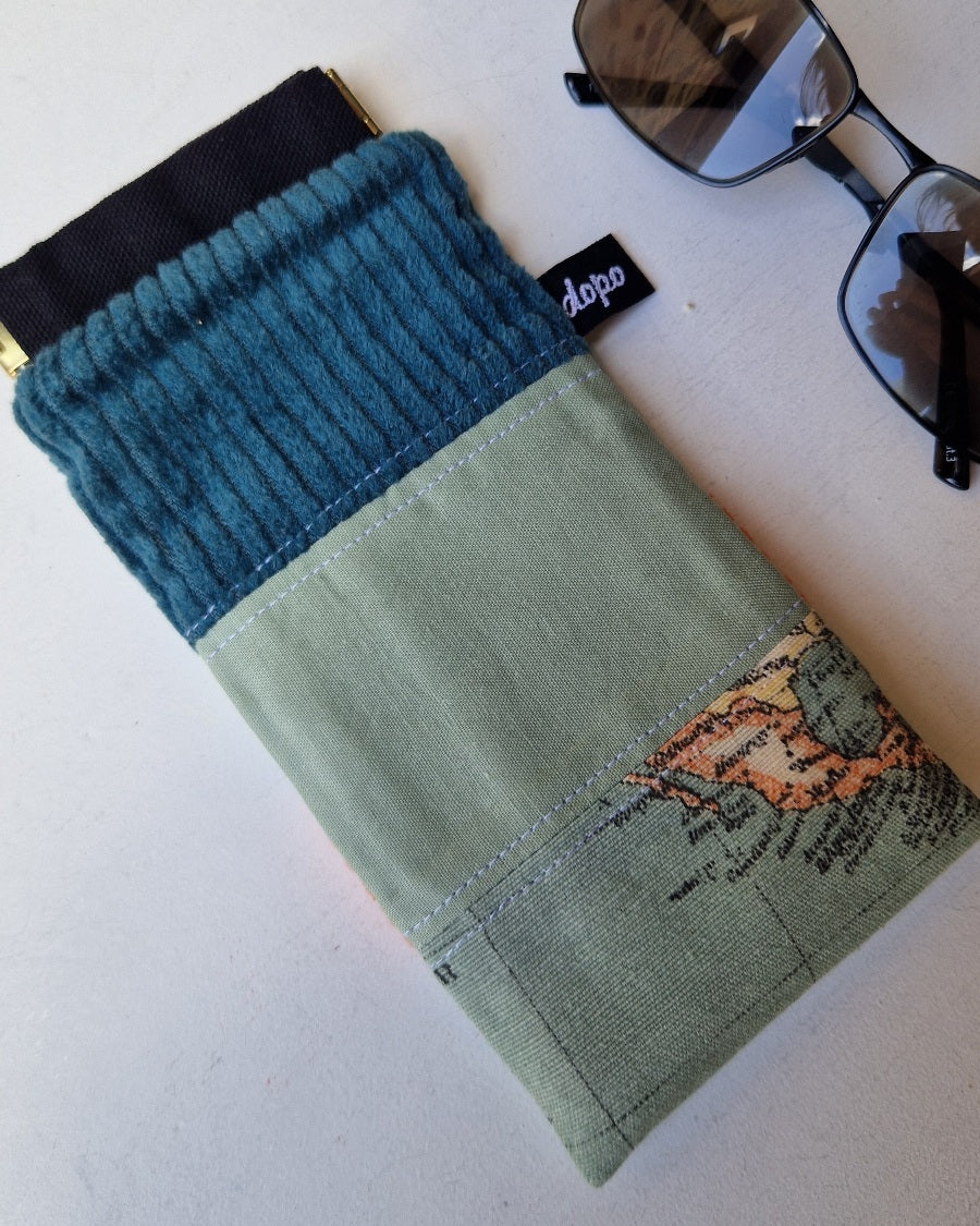 Etui a lunettes maps