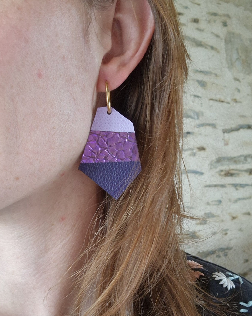 Grandes boucles d’oreille tons violet Polina