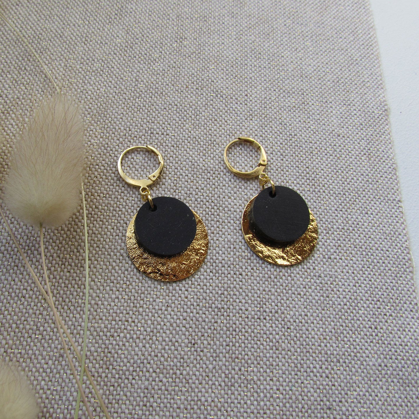 Boucles d'oreille toutes rondes doré et noir