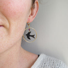 Charger l&#39;image dans la galerie, Boucles d&#39;oreille oiseaux de Matisse écoresponsable or et noir